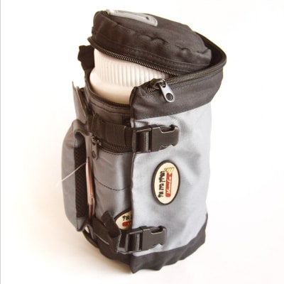 תפידנית של תפילין בית אל בצבע אפור כהה. תפידנית עם בד ומארז איכותיים, הכוללים כיסוי לטלית, מראה לתפילין ורצועת נשיאה רחבה.