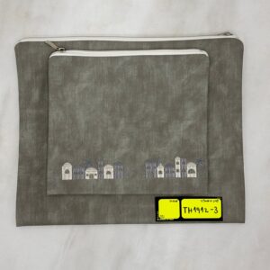 כיסוי לטלית ותפילין דמוי עור בצבע חום בהיר קאמל חם.